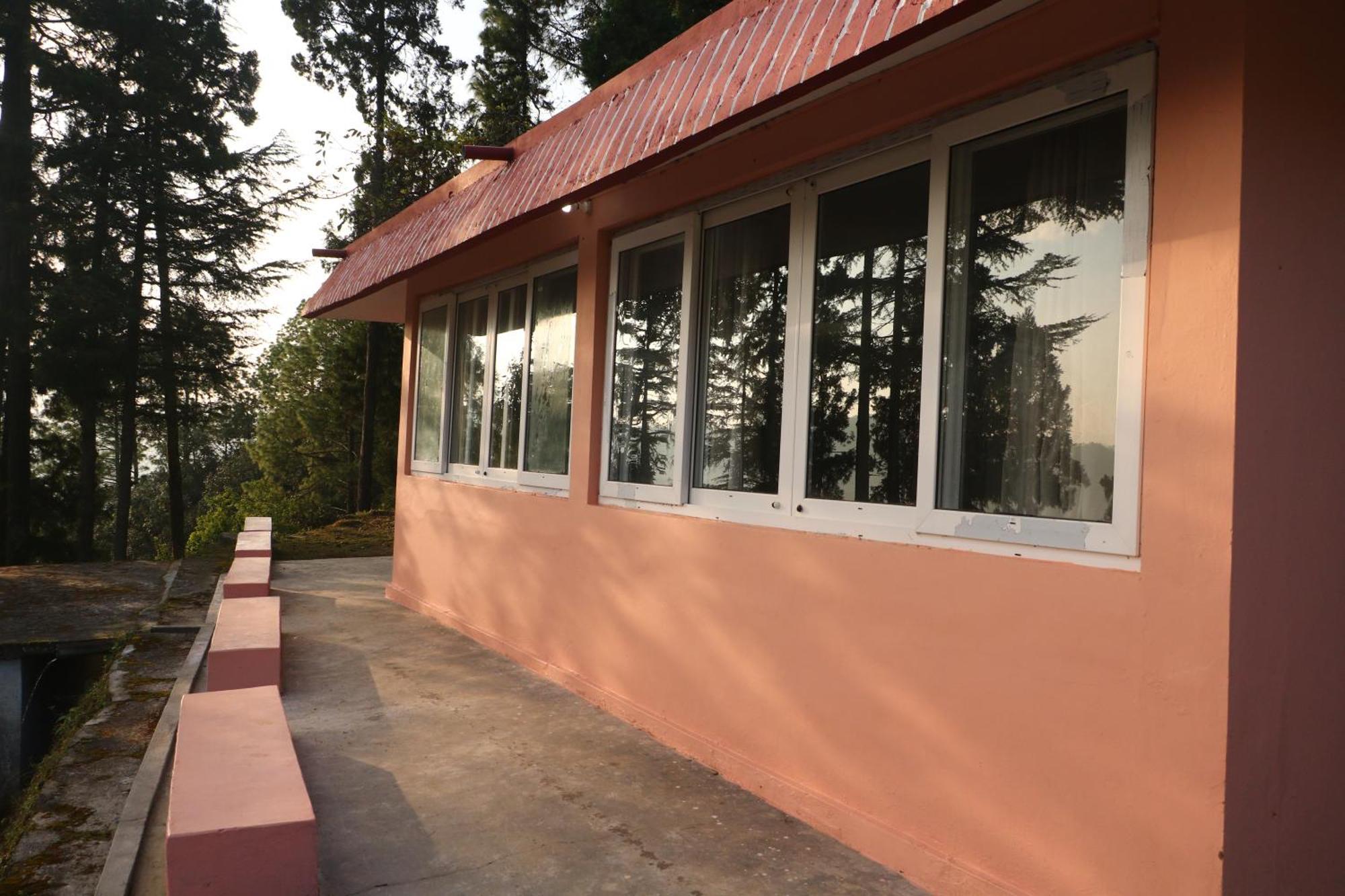The Deodar Inn Pauri Εξωτερικό φωτογραφία